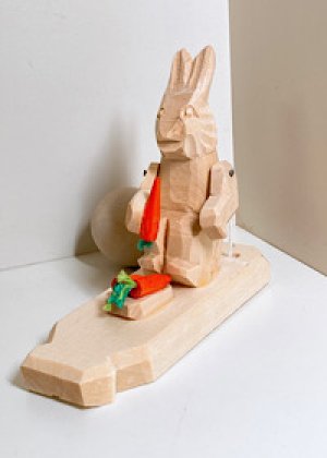 画像1: ロシア木製民芸玩具「人参うさぎ」