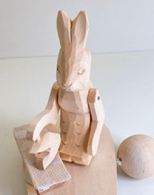 画像3: バガローツカエ村の木製民芸玩具「アイロンうさぎ」(工場認定証付き)